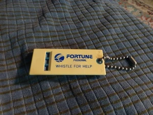 LLAVERO de colección FORTUNE FEDERAL BANK silbato para ayuda coleccionista de publicidad en muy buena condición - Imagen 1 de 4