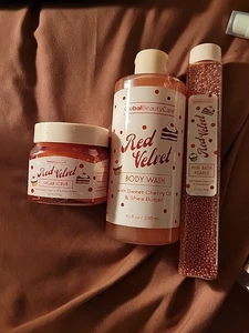 3er Pack Red Velvet Sugar Scrub, Duschgel und Mini Bath Pearls - Bild 1 von 1