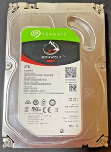 Disque dur 2 To , 3.5 pouce , sata , Seagate ST2000VN004 6 gbits/s 5900 RPM - Photo 1/1