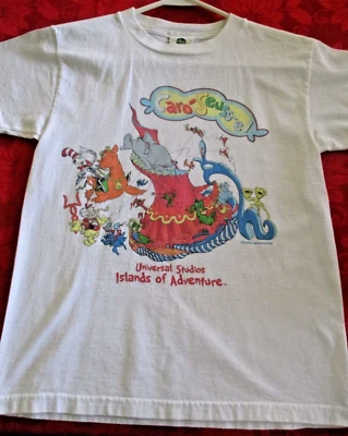 Camiseta Juvenil Dr. Seuss "Caro-Seuss-el" Universal Studios, 10-12, Antiga 2006 - Imagem 1 de 4