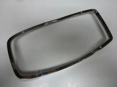 65 Ford Galaxie Custom 500 LTD RH farol moldura cromada USADO - Imagem 1 de 4