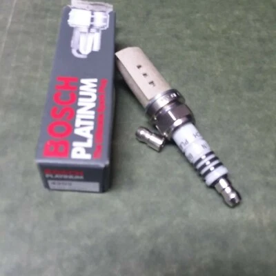 NOS Spark Plug-PLATINUM Bosch 4202 fits 90-91 Peugeot 405 1.9L-L4 - Image 1 of 4