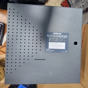 🤠 NOTIFIER 2 AMP FIRE SYSTEMS FIELD CHARGING POWER SUPPLY 120 VAC FCPS-24 - Picture 1 of 10