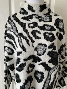 FOREVER 21 CUTE ANIMAL PRINT ACRYLIC NYLON LONG SLEEVE SWEATER - SIZE S - Picture 1 of 10