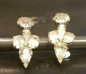 Vintage Rhinestone clip Type Earrings Silver Tone Shiny 1/2 by 1 inch arrow dart - Picture 1 of 10