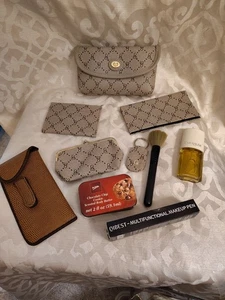 Passendes Damen Portemonnaie Set mit fünf Teilen + Brille, Smaragd und Körperbutter - Bild 1 von 7