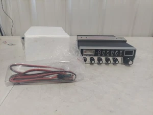 Midland CB Radio 77-200m with Mic ~ New Old Stock #2942 - Picture 1 of 10