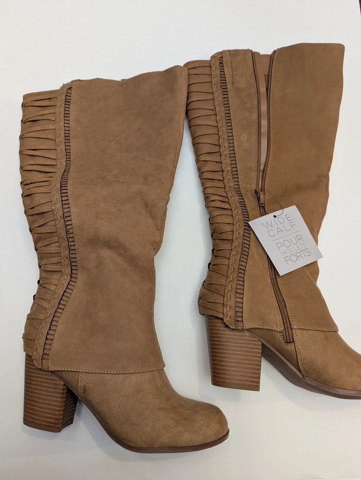 Botas Fergalicious by Fergie Gamuza Taupe Trenzadas Cremallera Lateral Tacón Bloque EE. UU. 9 M  Foto 1 de 4