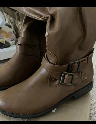 Botas hasta la rodilla Bamboo Montana-16 para dama talla 6,5 marrón castaño con hebilla y cremallera Foto 1 de 4