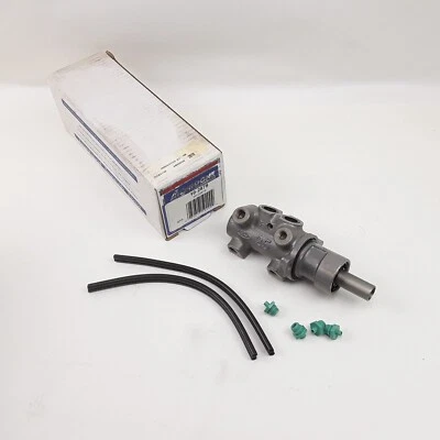 Cilindro maestro de freno para Ford Contour 1997-2000 Mercury Cougar 1999-2000 Foto 1 de 4