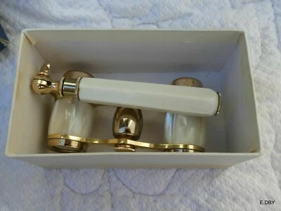 JUMELLES DE THÉÂTRE EN NACRE AVEC MANCHE - Photo 1/4