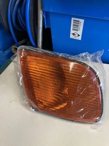 AUDI 100 1990-95 o/s/f indicator new - Picture 1 of 2