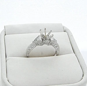 DIAMOND ENGAGEMENT MOUNTING HAND ENGRAVED SEMI MOUNT TRILLION 18K - Picture 1 of 4