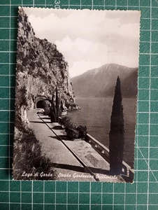 XH1259 CP circa 1965 Lago di Garda - Strada Gardesana occidentale - Picture 1 of 2