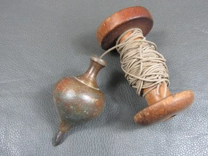 Vintage 12 oz no 6 brass & steel plumb bob with wooden reel - Picture 1 of 9