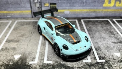 PERSONALIZADO Porsche 911 GT3 R (992) • Cromo Real Riders • 2025 Hot Wheels Premium Foto 1 de 4