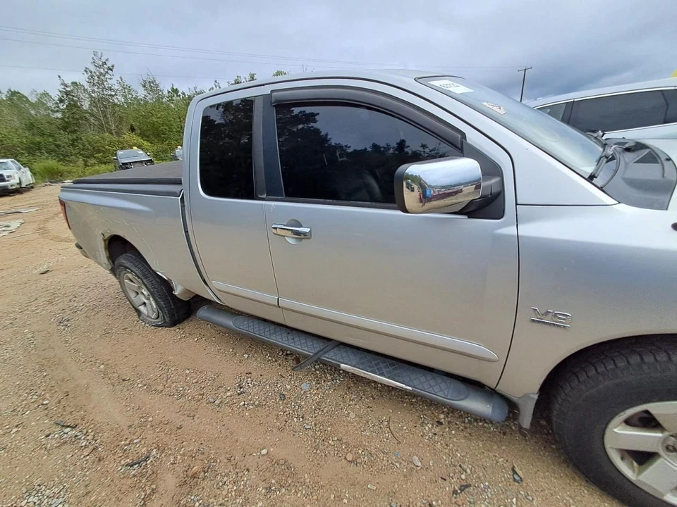 2004 Nissan Titan Passageiro Porta Frontal Direita Elétrica - Usado - Somente retirada local - Imagem 1 de 4