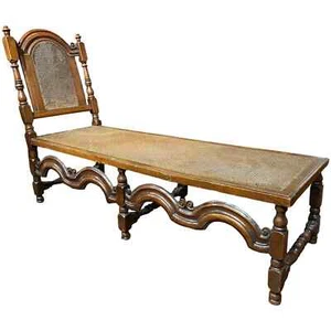 Early 18th Century Italian Carved Walnut Recamier with Caning - Picture 1 of 15