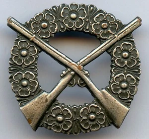 ¡Insignia de rifle de tiro de competencia militar de Finlandia segunda clase 26 mm!!! - Imagen 1 de 3