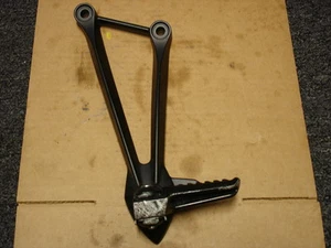 2012 KAWASAKI ZX600RCF ZX 600 ZX6 ZX 6R LEFT REAR PASSENGER FOOT PEG BRACKET OEM - Picture 1 of 5