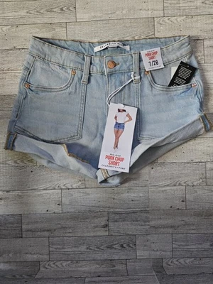 Pantalón corto chuleta de cerdo de tiro medio para mujer, talla 7/28 Celebrity Pink Ligh Denim Foto 1 de 4