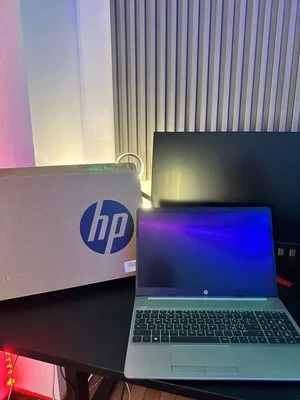 Computer HP Silver Athlon Gold 3150U - Immagine 1 di 4