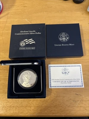 2009 P Abraham Lincoln Commemorative Proof Silver Dollar. Box/Coa. - Image 1 of 4