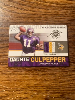 2002 Pacific Atomic Daunte Culpepper Authentic Game Worn Patch /75 #51 - Image 1 of 2