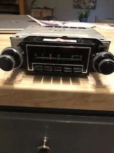 Vintage GM Delco AM Push Button Radio Model # 7935021 - Picture 1 of 6