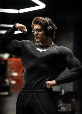 YOUNGLA 8004 - BATMAN COMPRESSION LONGSLEEVES BLACK SIZE MEDIUM SHIPED✅ - Image 1 of 4