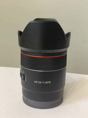 Lente gran angular de enfoque automático Samyang 24 mm F1,8 para Sony Foto 1 de 3