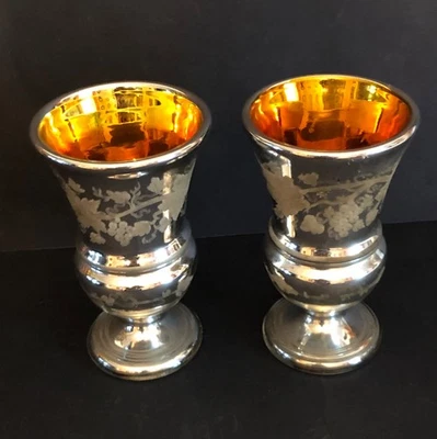 2x Antike Fußbecher Bauernsilber  Trauben Weinreben Muster bemalt  verschlossen  - Bild 1 von 4