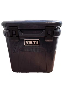 Yeti Roadie 24 Cooler (Navy) Pre-owned - Picture 1 of 4