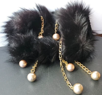 MANGUITO, BORLAS DE CADENA DORADA, PIEL NEGRA. FORRADO. Foto 1 de 4