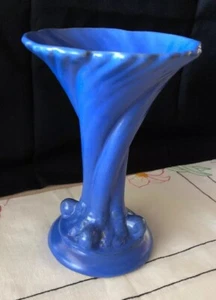 CAMARK Arkansas Art Pottery Matte Blue CORNUCOPIA Swirl 7" Trumpet Vase Vintage - Picture 1 of 6