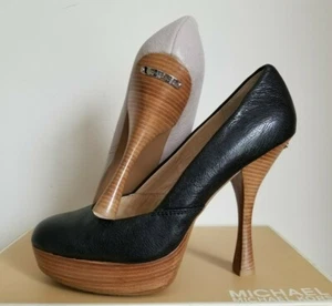 Michael KORS MK BELINDA SILVER LOGO PLATE ROUND TOE PUMPS US 10 I LOVE SHOES - Picture 1 of 11