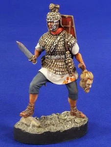 Verlinden 54mm (1/32) "Roman Army Conquest" Legionary holding Head (w/Base) 2830 - Picture 1 of 1