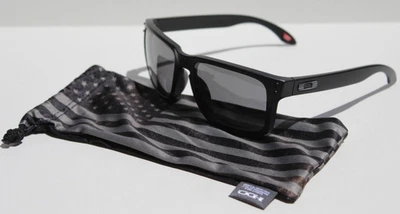 OAKLEY Holbrook Sunglasses Matte Black/Grey SI TONAL USA FLAG RARE OO9102-T8 NEW - Image 1 of 4