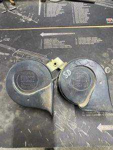 99-05 Ford F250 F350 F450 F550 Excursion Dual High Low Note Horn Assembly Pair - Bild 1 von 10
