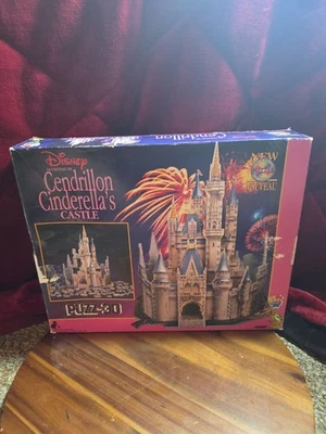 Puzz 3d Disney Cinderella's Castle Puzzle FACTORY SEALED 530+ pieces Complete - Image 1 of 4