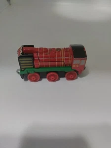 Thomas & Friends Metal Diecast "YONG BAO the Hero" Push Along Train Engine 2015 - Bild 1 von 6