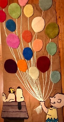 INCREÍBLE ALFOMBRA ENGANCHADA PROTOTIPO “SNOOPY” SOBRE ARPILLERA, ¡MARAVILLOSO TAMAÑO, COLORES Y ESTADO! Foto 1 de 4