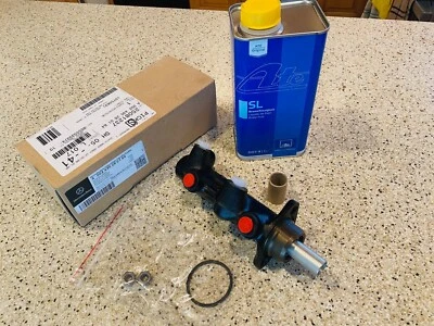 BRAKE MASTER CYLINDER FOR MERCEDES BENZ W113 250SL 280SL GENUINE - Image 1 of 4
