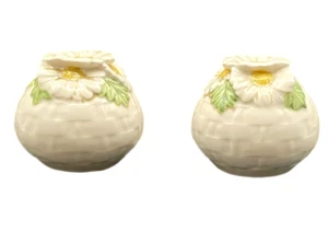 Metlox Pottery Poppytrail Sculptured Basketweave & Daisy Salt & Pepper Shakers - Picture 1 of 13