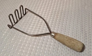 Vintage Antik Kartoffel Gemüse 9" Stampfer Dick Kurzer Holzgriff Küchenwerkzeug - Bild 1 von 8