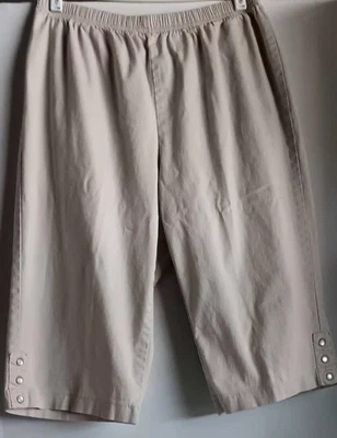 Just My Size Women's 1x (16w) khaki capri pants elastic waist pull on Foto 1 de 4