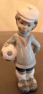 Lladro Soccer Player Boy with Soccer Ball Retired # 4967 Spain Porcelain - Picture 1 of 10