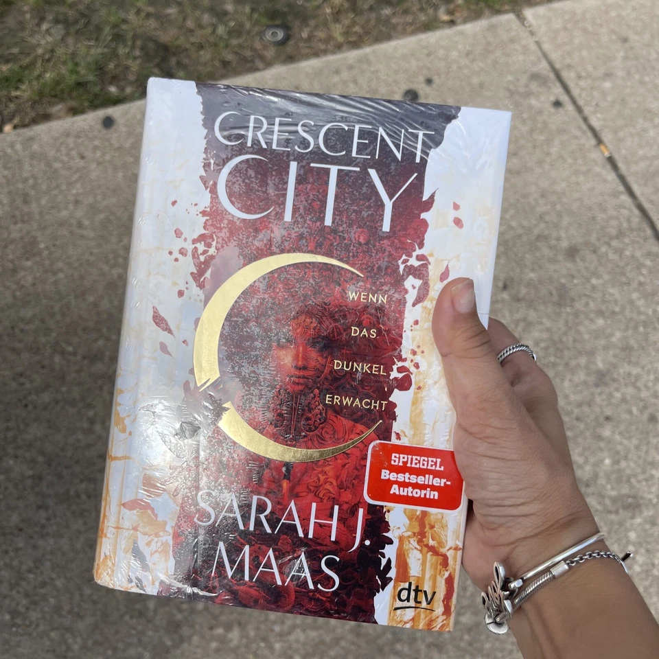 Crescent City 1 - Wenn Das Dunkel Erwacht by J Sarah Maas 9783423762960