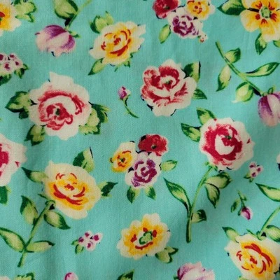 3.5 yds Red Roses Floral Fabric by FAYE BURGOS Marcus Brothers Textiles 44x128 - Image 1 of 4