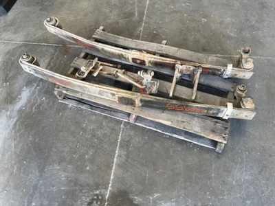 USADO 93 F350 4x4 PAR DE RESORTES DE HOJA DELANTEROS 2 HOJAS Enviado  Foto 1 de 4